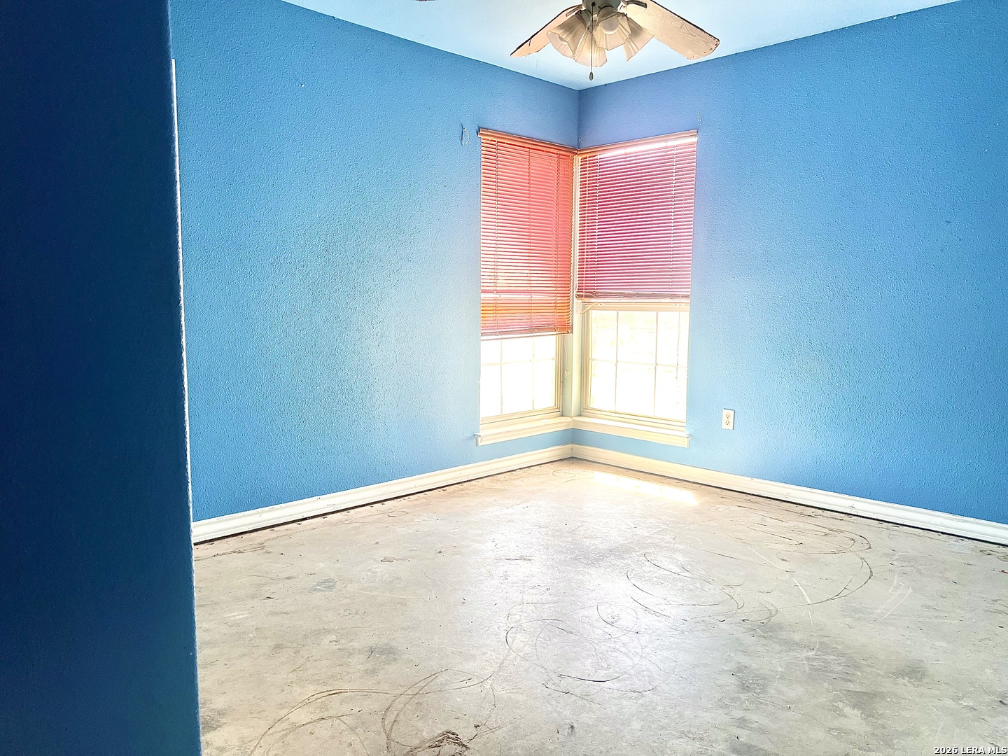 1816 Shepherds Bulverde, TX 78163 - Photo 8 of 32 an empty room with a window