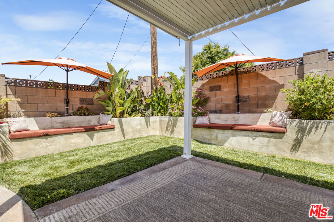 2735 Beth Place Simi Valley, CA 93065 - Photo 25 of 31 a view of a backyard with a patio