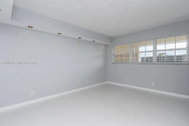 a view of empty room with window