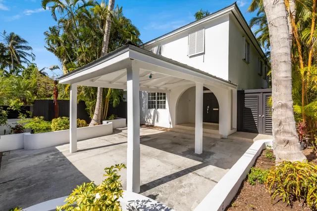a view of a entryway front of house