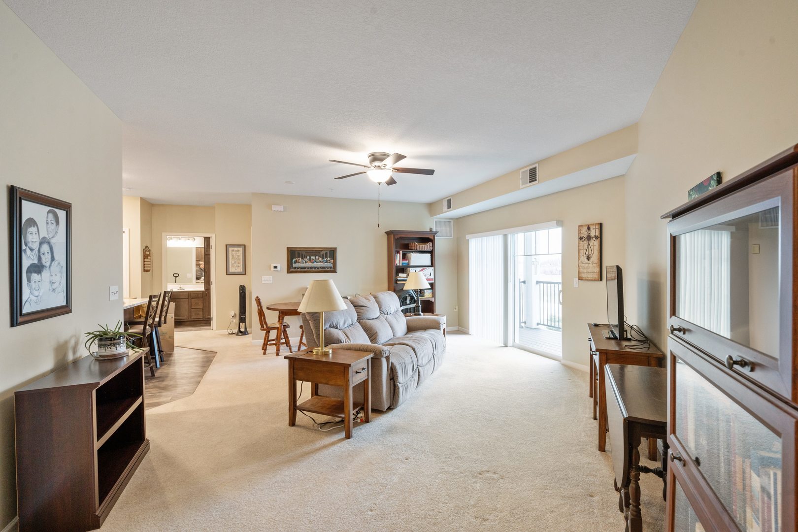 2592 Middle Road, Unit 208 Bettendorf, IA 52722 - Photo 9 of 24