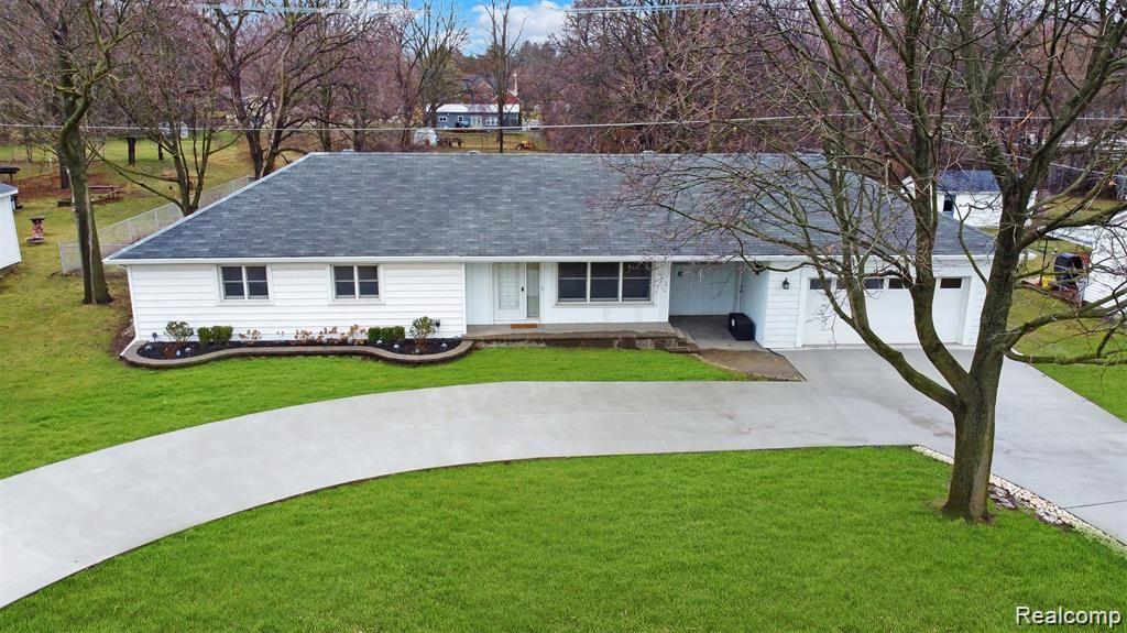 22104 Gill Road Farmington Hills, MI 48335 - Photo 2 of 39
