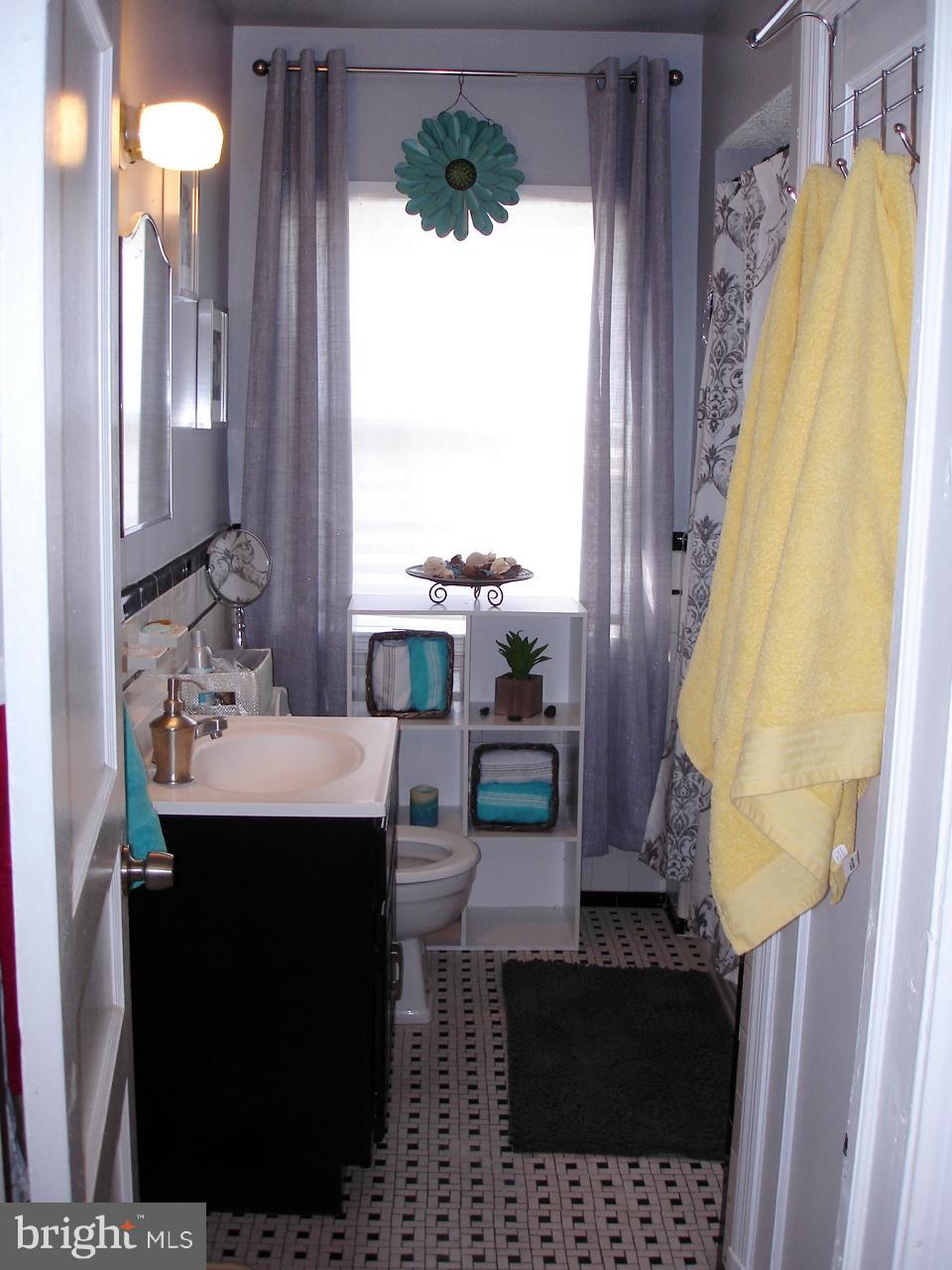 1438 Stonewood Road Baltimore, MD 21239 - Photo 17 of 26 Bath