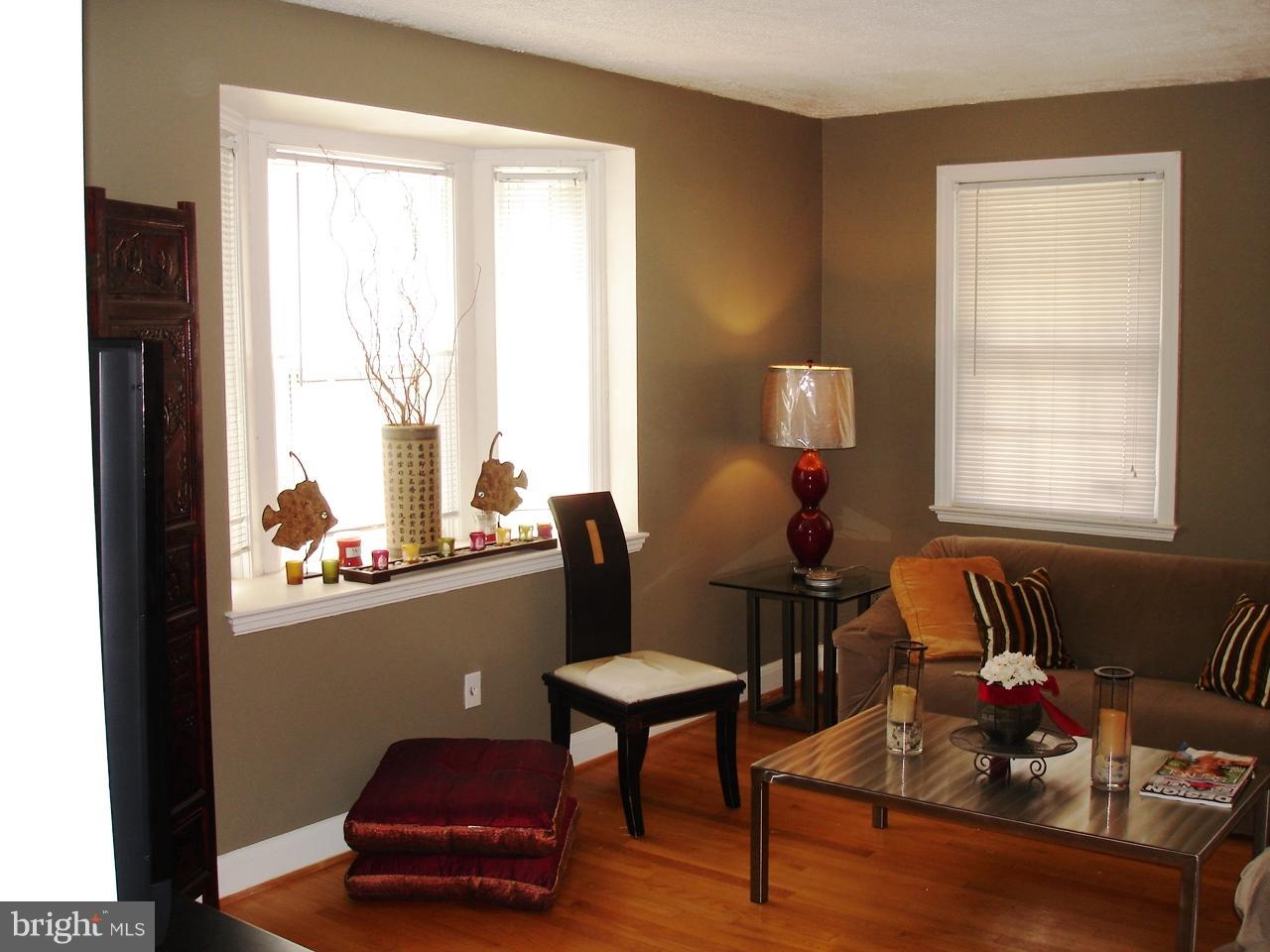 1438 Stonewood Road Baltimore, MD 21239 - Photo 22 of 26 Living Room