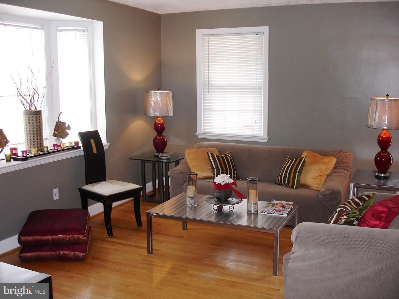1438 Stonewood Road Baltimore, MD 21239 - Photo 23 of 26 Living Room