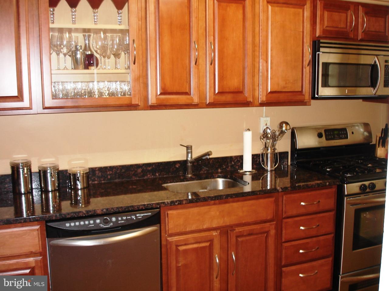 1438 Stonewood Road Baltimore, MD 21239 - Photo 9 of 26 Kitchen