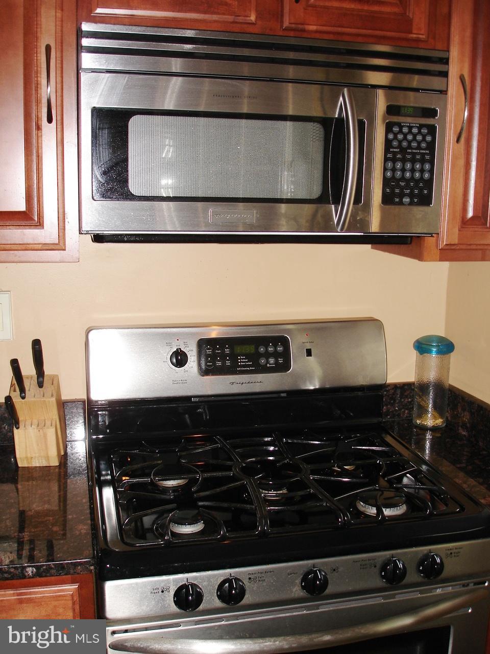 1438 Stonewood Road Baltimore, MD 21239 - Photo 10 of 26 Kitchen