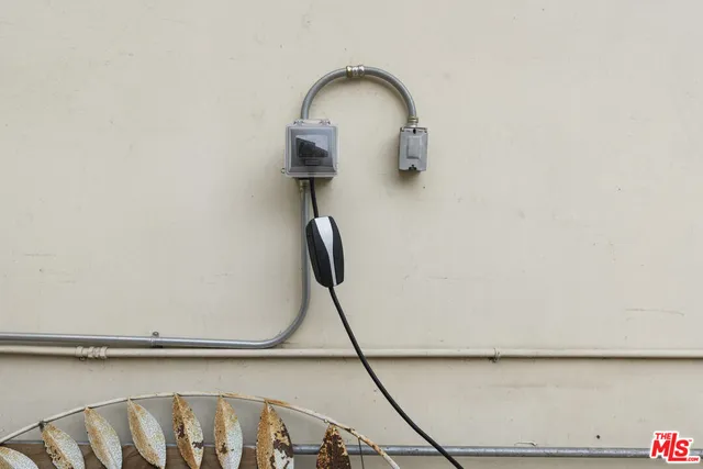 $3,000 | 4112 Old Topanga Canyon Road, Unit B, Calabasas, CA 91302