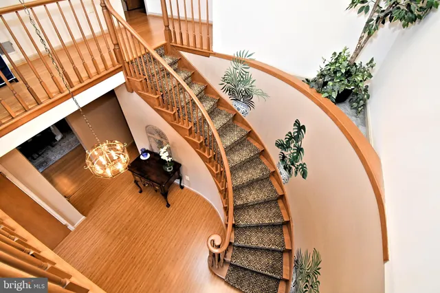a view of entryway with a front door