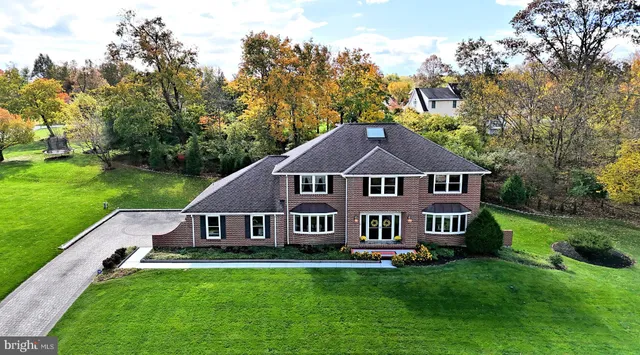a view of a house with a big yard