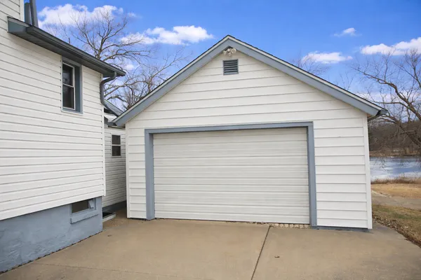 a view of a white house