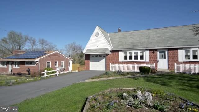 1729 Conard Road Lancaster, PA 17602 - Photo 3 of 30 Gallery Image 3