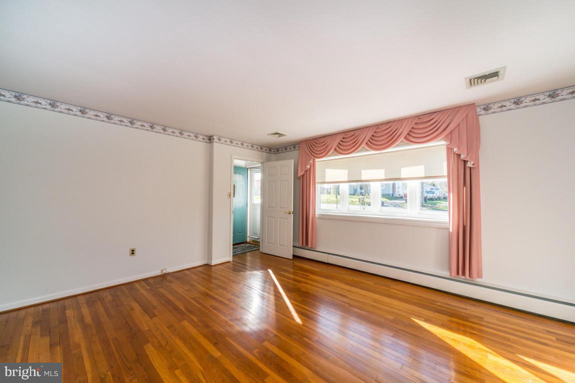 1729 Conard Road Lancaster, PA 17602 - Photo 6 of 30 Gallery Image 6