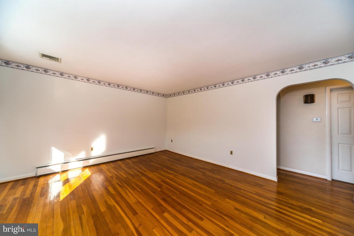 1729 Conard Road Lancaster, PA 17602 - Photo 7 of 30 Gallery Image 7