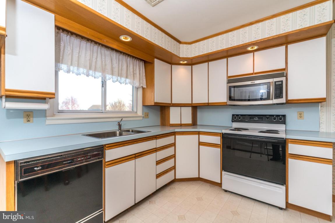 1729 Conard Road Lancaster, PA 17602 - Photo 8 of 30 Gallery Image 8