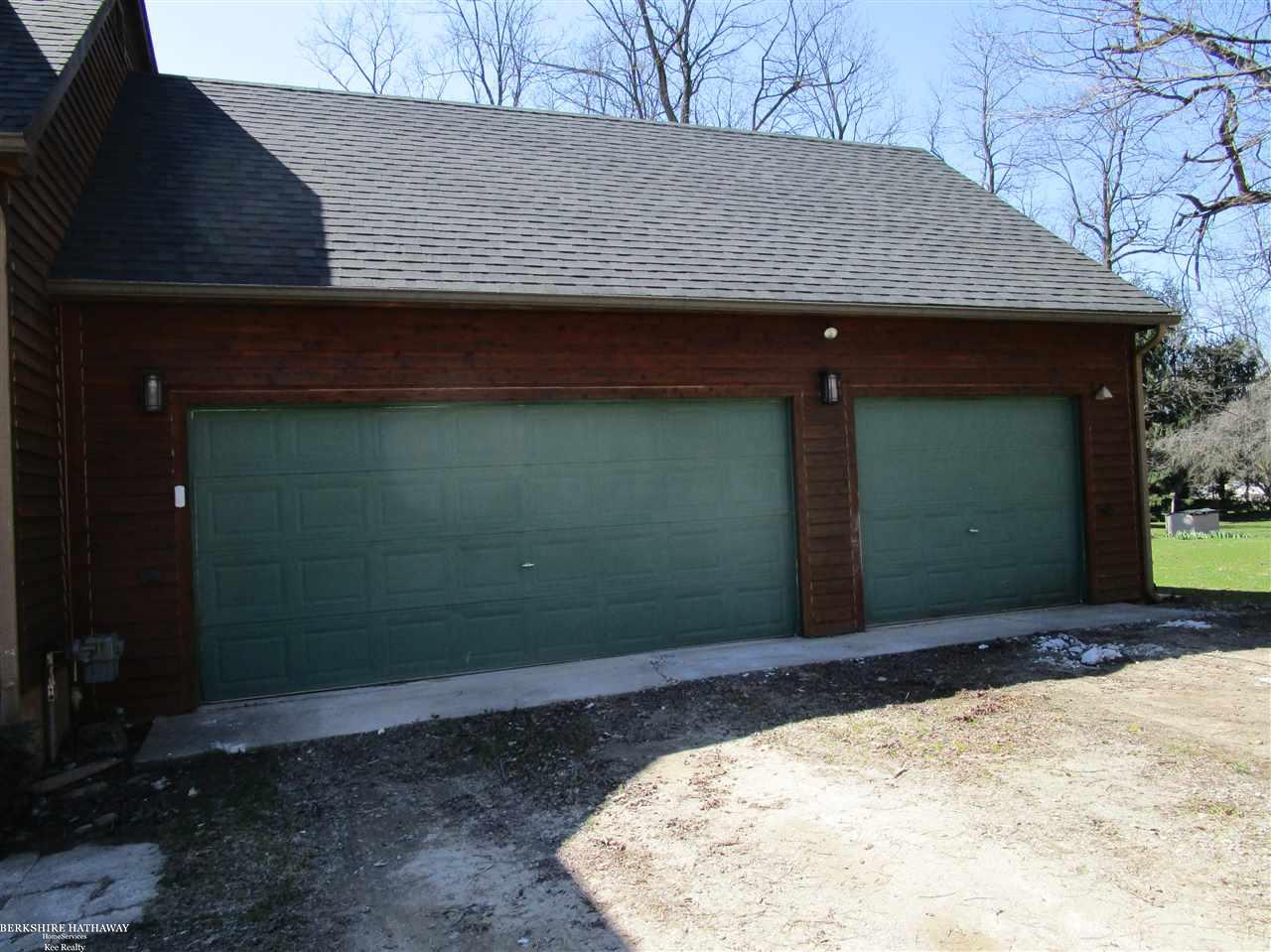 8401 Foster Road Clarkston, MI 48346 - Photo 3 of 44