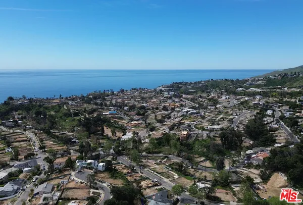 $2,995,000 | 1022 Maroney Lane, Pacific Palisades, CA 90272