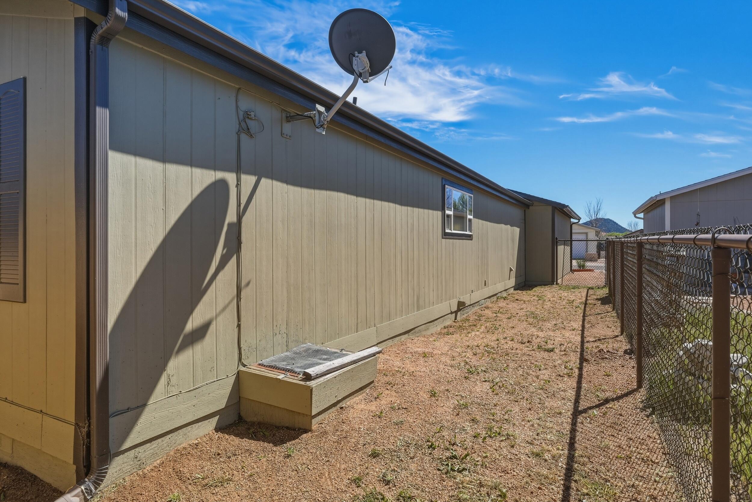 312 East Cedar Milll Road Star Valley, AZ 85541 - Photo 10 of 27 a backyard of a house