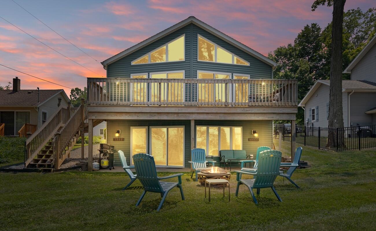 7835 Forest Beach Road Watervliet, MI 49098 - Photo 1 of 42 Bluff House
