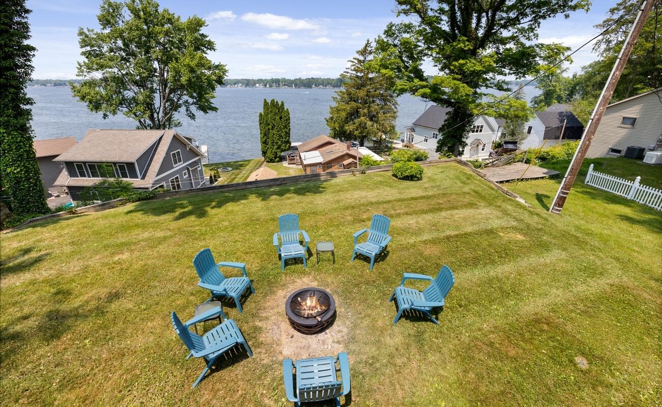 7835 Forest Beach Road Watervliet, MI 49098 - Photo 2 of 42 Bluff House 30