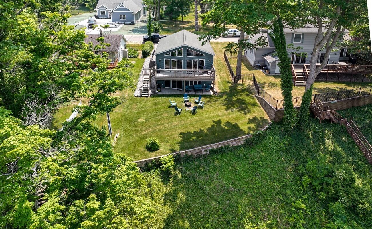 7835 Forest Beach Road Watervliet, MI 49098 - Photo 32 of 42 Bluff House 33