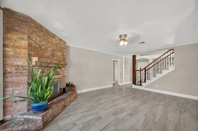 a view of entryway with interior