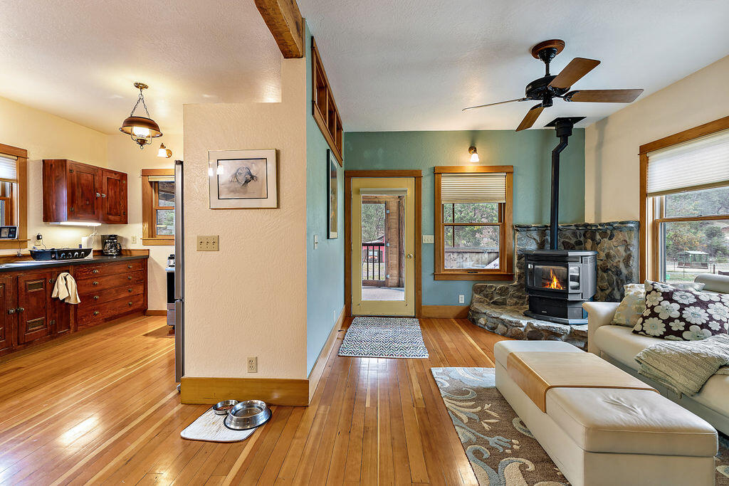 2245 Colestin Road Ashland, OR 97520 - Photo 51 of 69 ApexCR(39)