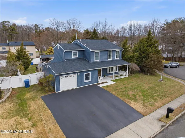 $899,000 | 8 Moss Haven Way, Howell, NJ 07731