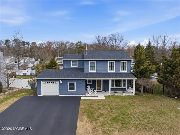 $899,000 | 8 Moss Haven Way, Howell, NJ 07731