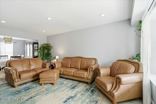 $899,000 | 8 Moss Haven Way, Howell, NJ 07731