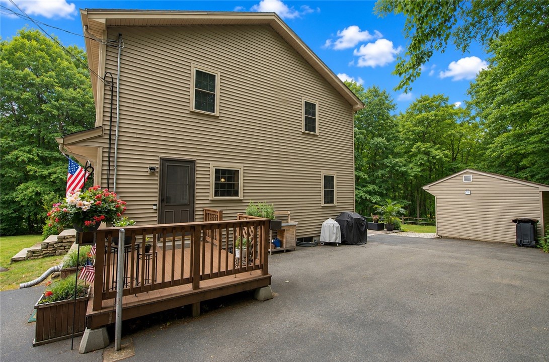 20 Whipple Road Smithfield, RI 02917 - Photo 4 of 27