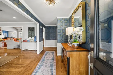 $1,295,000 | 2011 Briarmead Drive, Houston, TX 77057