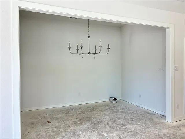 a view of empty room with window