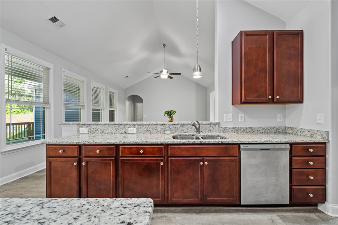 618 Motor Boat Way Seneca, SC 29672 - Photo 11 of 49