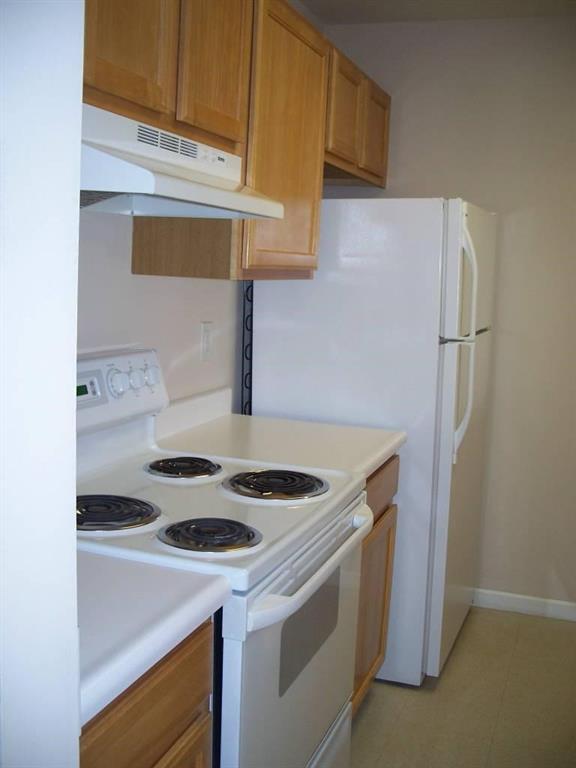 8426 Hague Road, Unit 11 Indianapolis, IN 46256 - Photo 2 of 9 Gallery Image 2