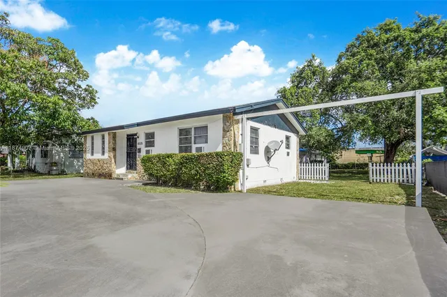 $695,000 | 6535 Northwest 6th Avenue, Miami, FL 33150