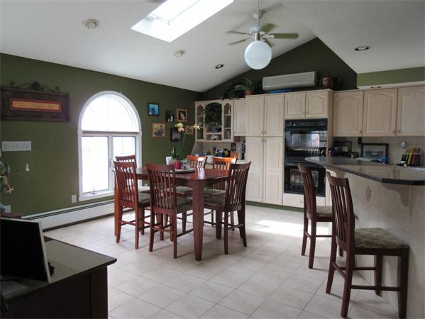 140 Garland Street Springfield, MA 01118 - Photo 4 of 12 Gallery Image 4