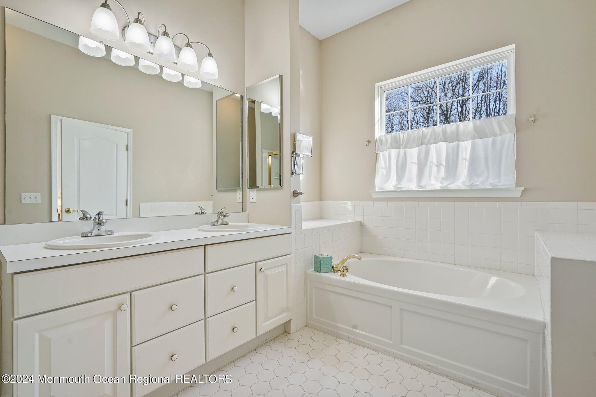 2586 Collier Road Manasquan, NJ 08736 - Photo 23 of 33 21-web-or-mls-DSC03501