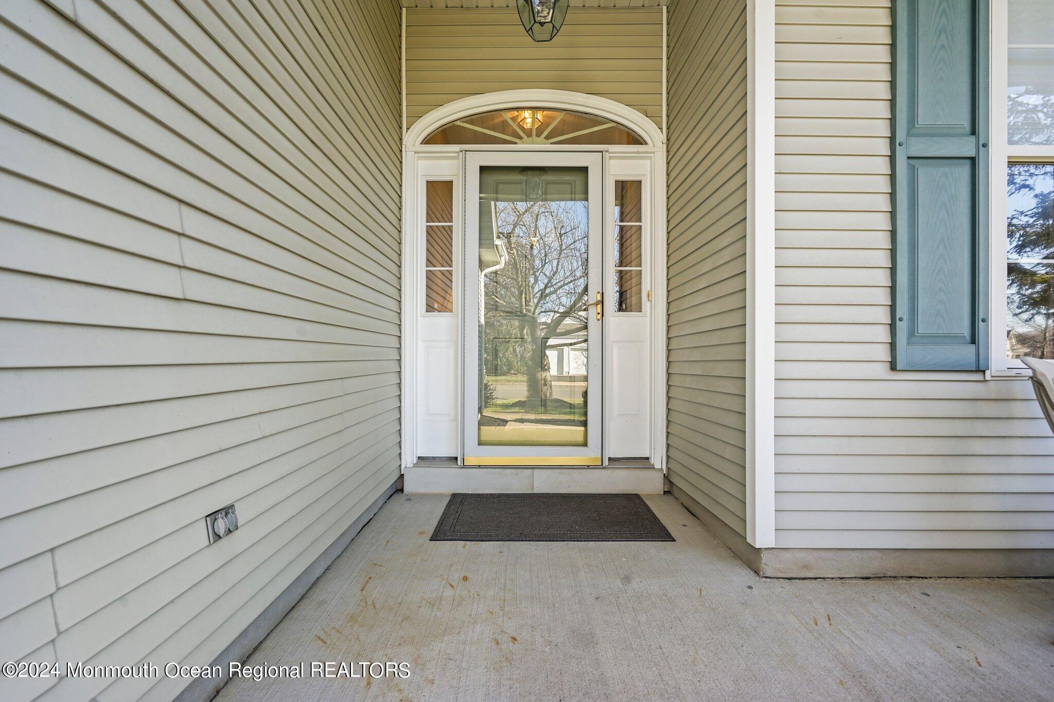 2586 Collier Road Manasquan, NJ 08736 - Photo 4 of 33 4-web-or-mls-DSC03551