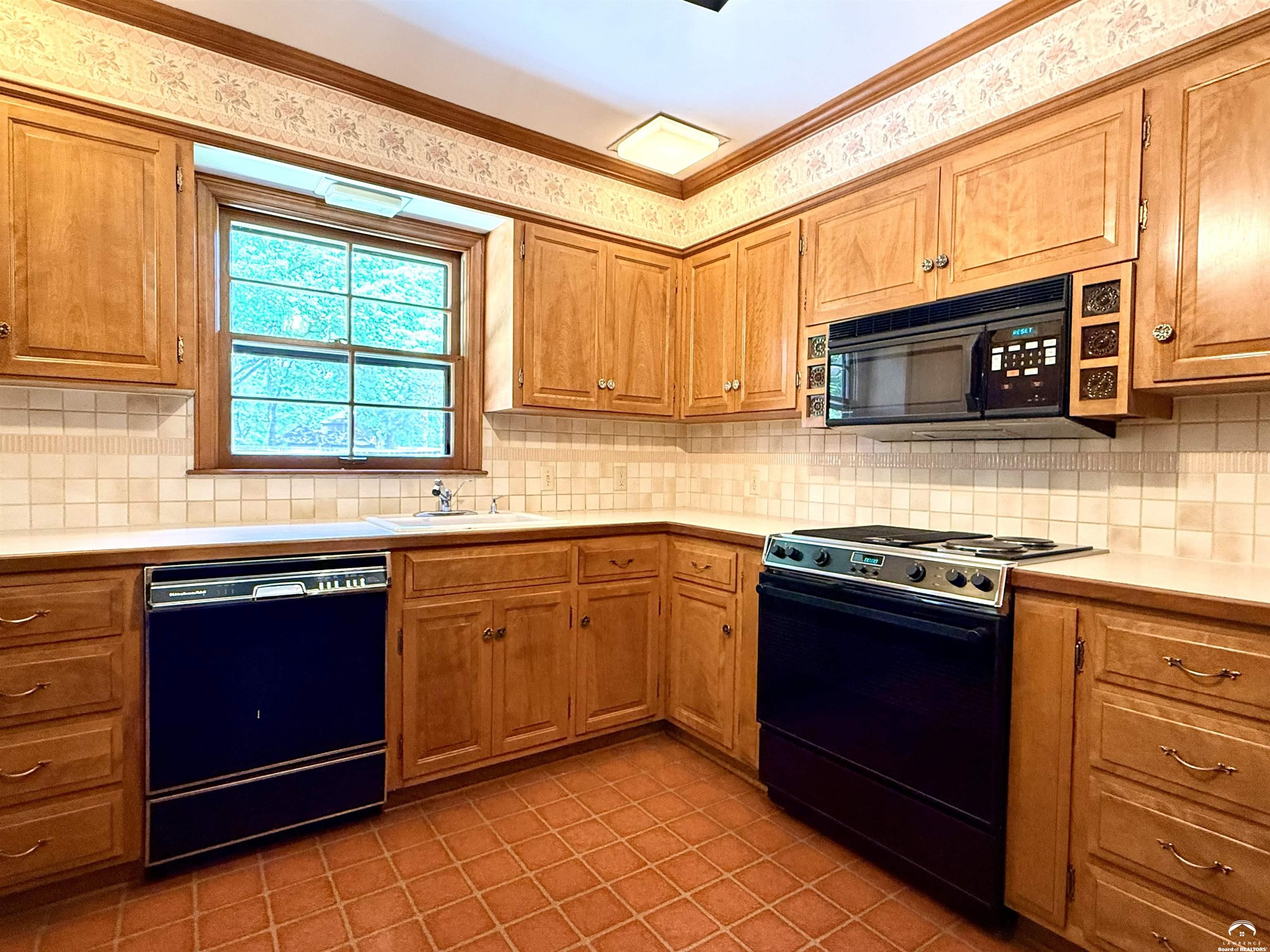 2806 Schwarz Road Lawrence, KS 66049 - Photo 23 of 72