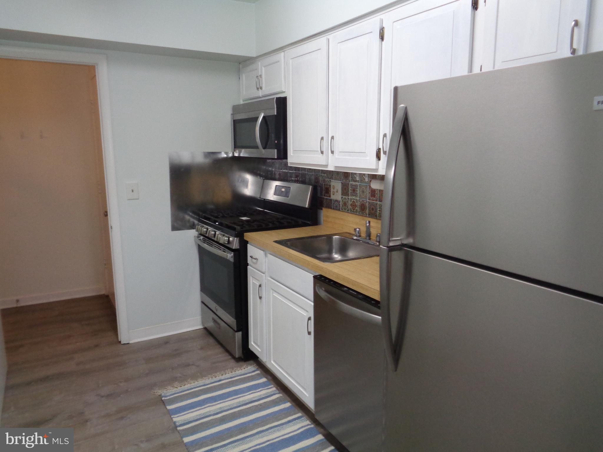 115 Cross Keys Road, Unit R115B Baltimore, MD 21210 - Photo 7 of 20 Kitchen
