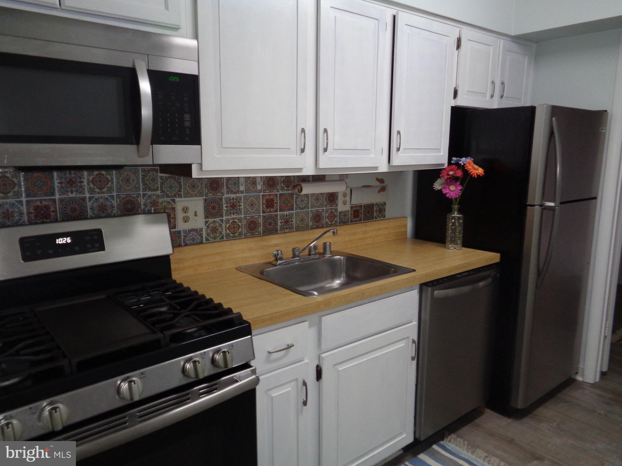115 Cross Keys Road, Unit R115B Baltimore, MD 21210 - Photo 8 of 20 Kitchen
