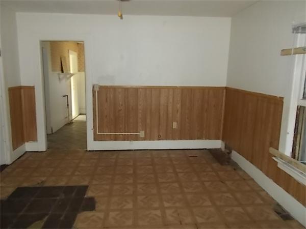 74 Russell Street West Springfield, MA 01089 - Photo 6 of 10 Gallery Image 6