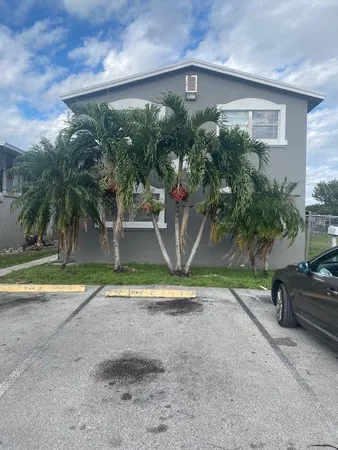 $1,050 | 644 Southwest 4th Street, Unit 1, Belle Glade, FL 33430