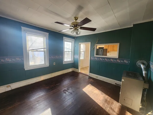 $2,000 | 840 Bedford Street, Unit 2, Whitman, MA 02382