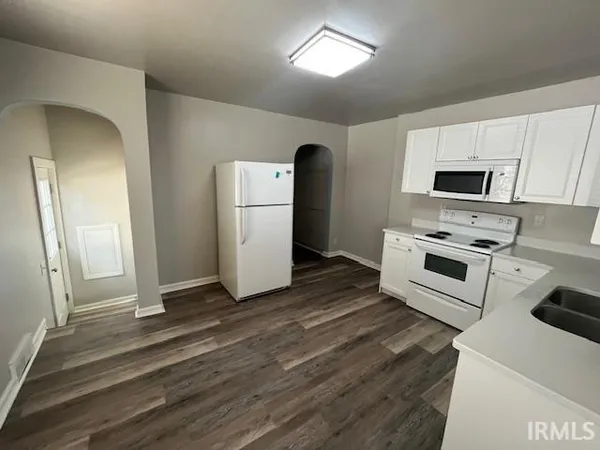 $895 | 118 South Weinbach Avenue, Unit A, Evansville, IN 47714