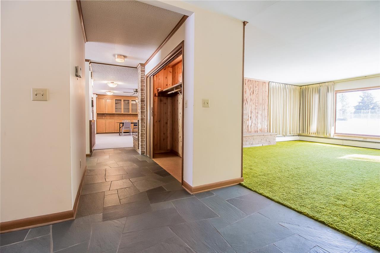 2025 South Blake Road Spokane Valley, WA 99216 - Photo 2 of 20