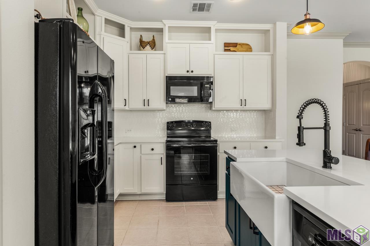 17604 Hoods Ridge Drive Prairieville, LA 70769 - Photo 1 of 12