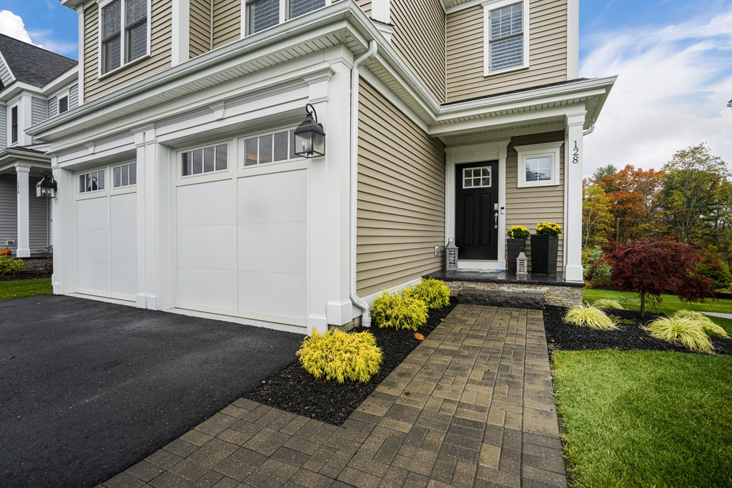 128 Oxbow Road, Unit 128 Framingham, MA 01701 - Photo 2 of 41