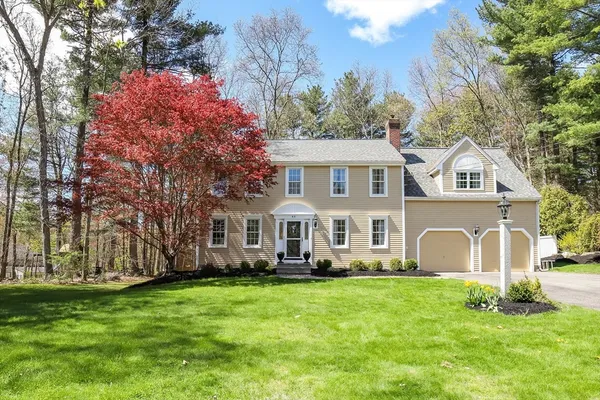 $949,900 | 43 Carriage Hill Road, Northborough, MA 01532